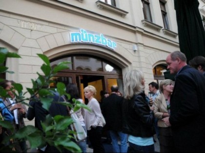 照片: M&amp;uuml;nzbar